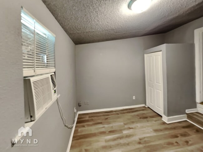 Building Photo - 1805 Trenton Dr