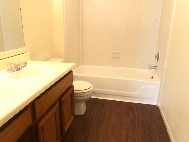 Building Photo - 2212 Millstone Dr