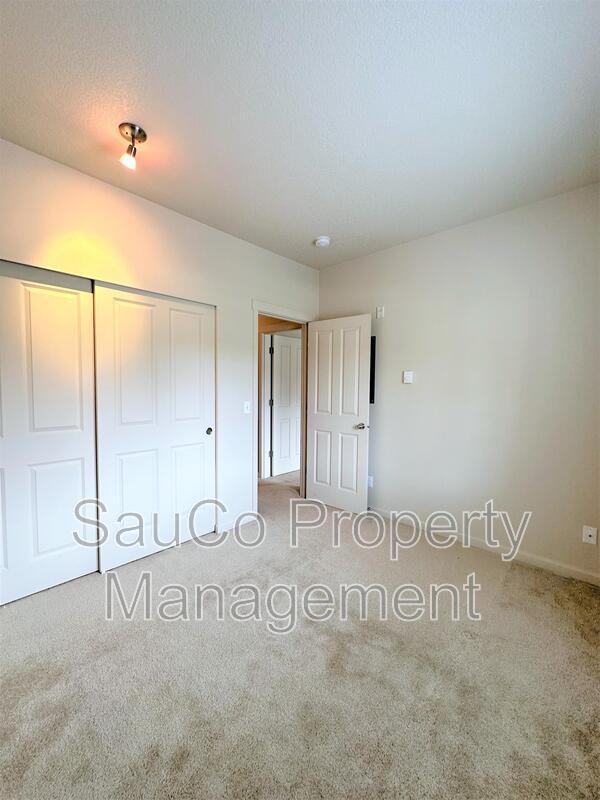 Building Photo - 10740 NE Holly St