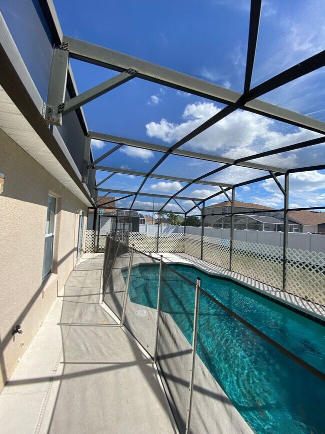 Building Photo - 4 Bedroom Pool Home in Davenport, FL