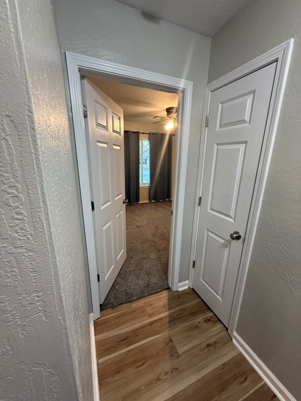 Building Photo - 404 E 9th St