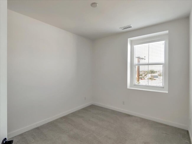 Building Photo - 1452 N Harbor Blvd