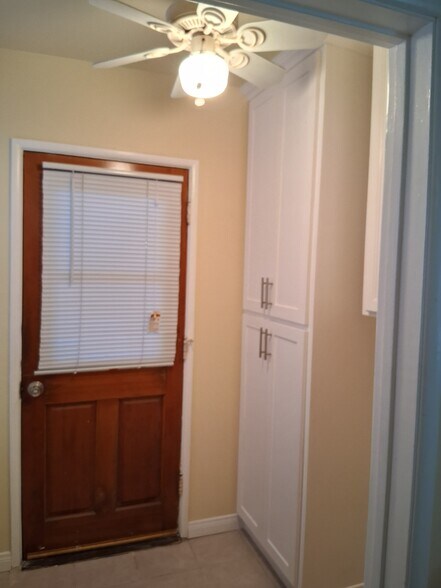Building Photo - 2724 W Caldwell St
