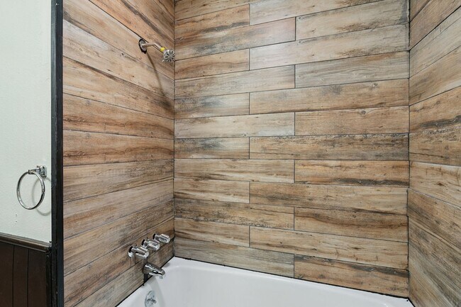 Building Photo - Charming 3-Bedroom Home Near OU Medical