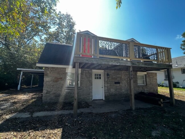 Building Photo - 3 Bedroom House on Worley