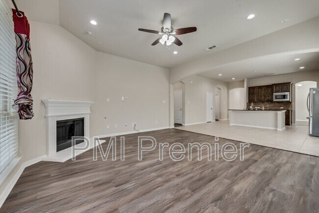 Building Photo - 2900 N Umberland Dr