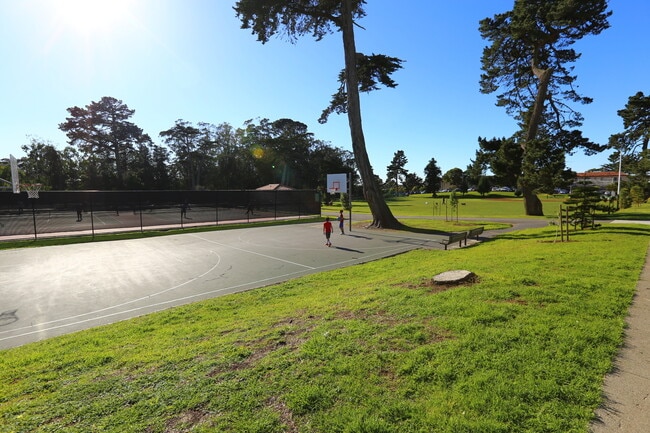 Building Photo - 2566-2568 22nd Avenue