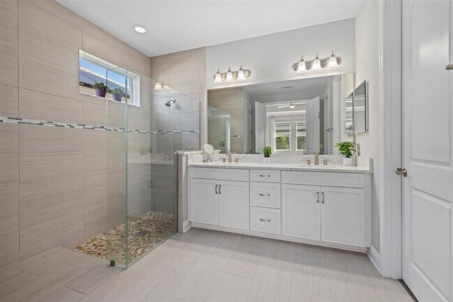 Building Photo - 2028 Woodleaf Hammock Ct