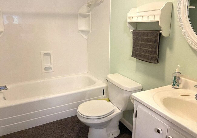 Building Photo - 403 Polk St