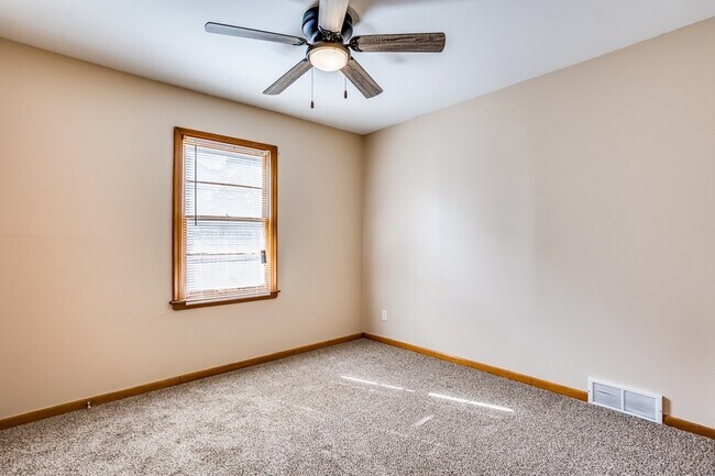 Building Photo - 2003 S Glenn Ave