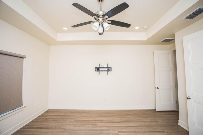 Building Photo - 12010 Troy Ave