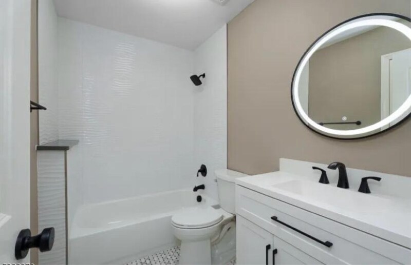 Building Photo - 86 Longacre Ct