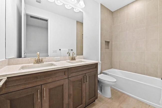 Building Photo - 16404 Mirabell Mnr Ln