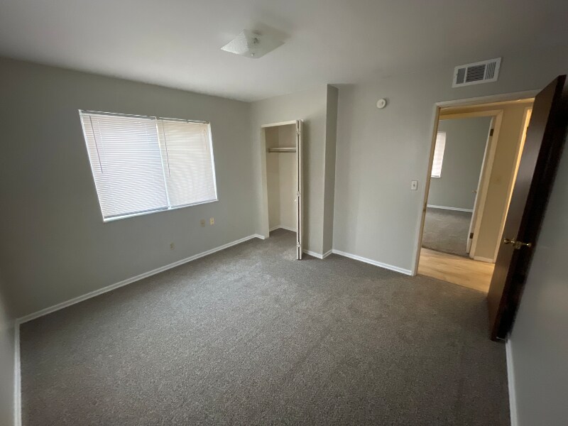 Building Photo - 1107 W James Blvd