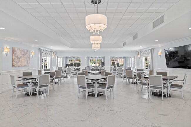 Building Photo - 2871 N Ocean Blvd