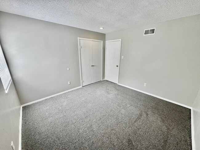 Building Photo - 4627 Buffer Dr