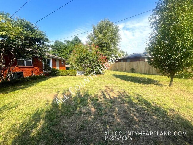 Building Photo - 3921 NW 51st St