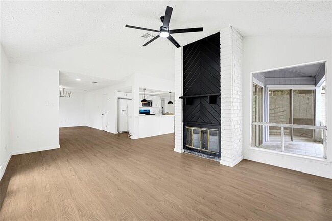 Building Photo - 8302 Country Wind Ln