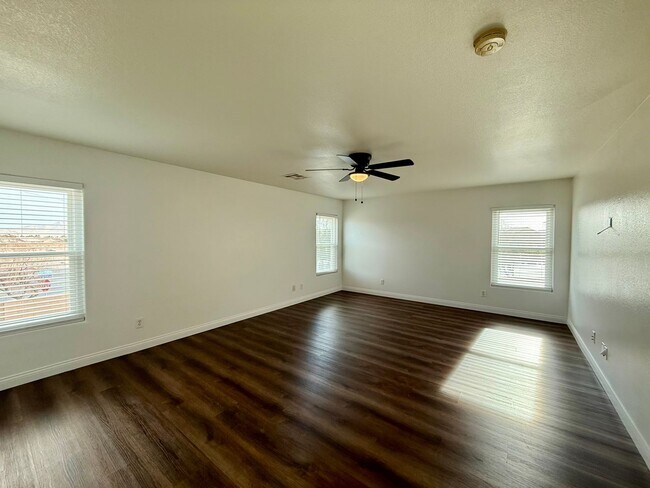 Building Photo - COMING SOON 5/BD 3/BA Home W/ Expansive Yard, Solar Panels, and No Rear Neighbors!