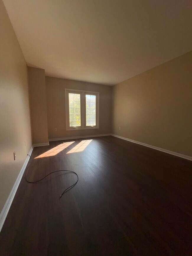 Building Photo - 37403 Stonegate Cir