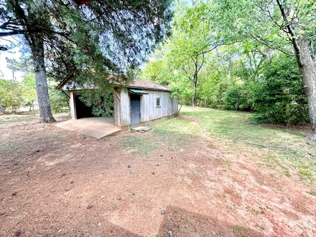 Building Photo - Cozy & Convenient Living on Fay Street – Great Location!