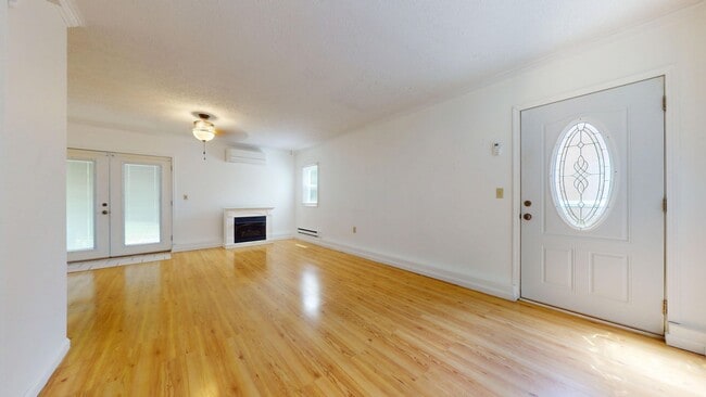 Building Photo - Cute ranch, all Electric in Madison Schools