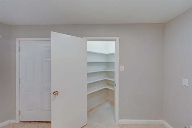 Building Photo - 16926 Manowar Ln