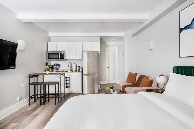 Building Photo - 234 W 73rd St