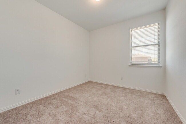 Building Photo - 3514 Honeysuckle Holw