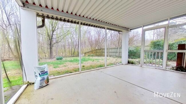 Building Photo - 3004 Bardwell Rd