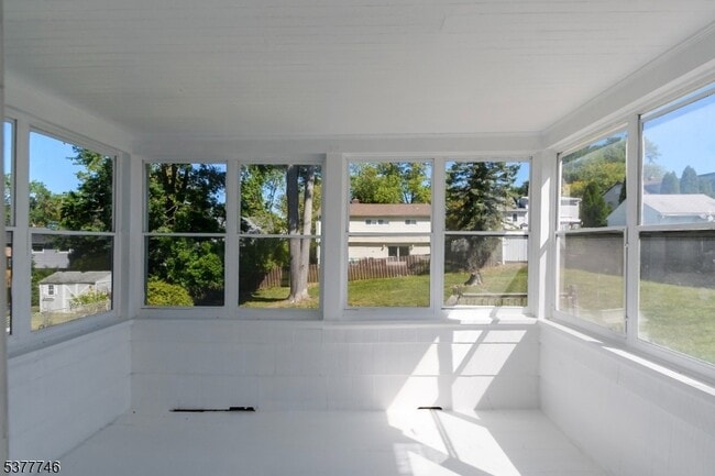 Building Photo - 176 Woodland Ave