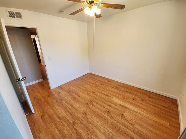 Building Photo - 1502 Rock Glen Ave