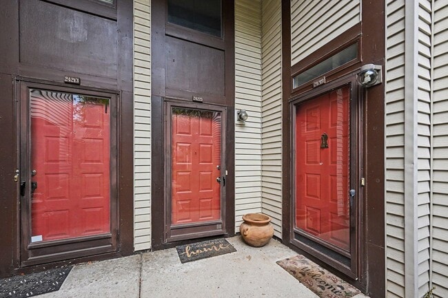 Building Photo - 24225 Evergreen Rd