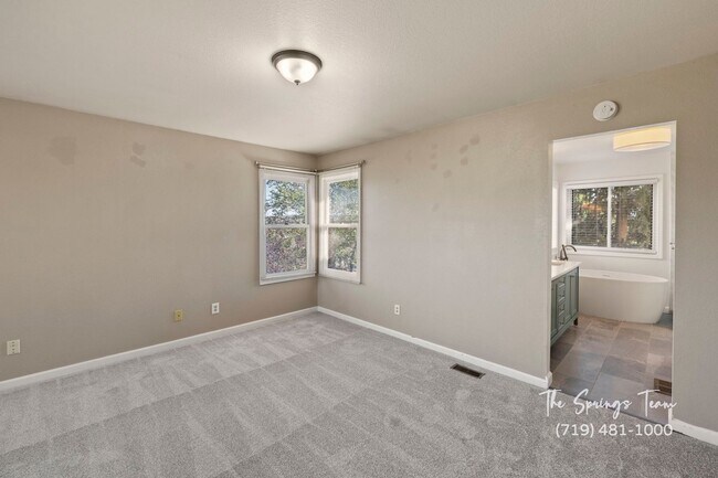 Building Photo - SPECTACULARLY HUGE 6BD HOME with PANORAMIC MOUNTAIN VIEWS - Security Deposit Waiver Available