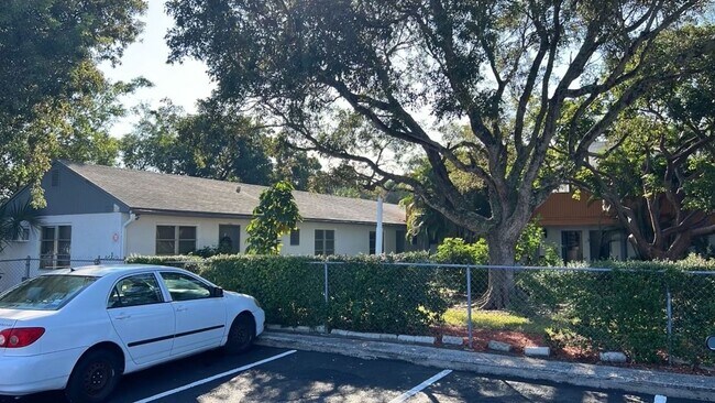 Interior Photo - 300 NE 4th St