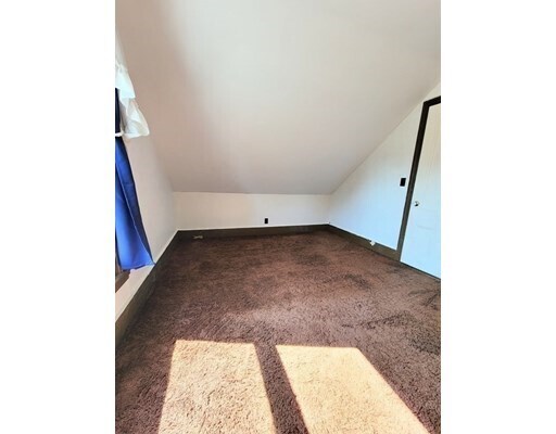 Building Photo - 33 Oak St