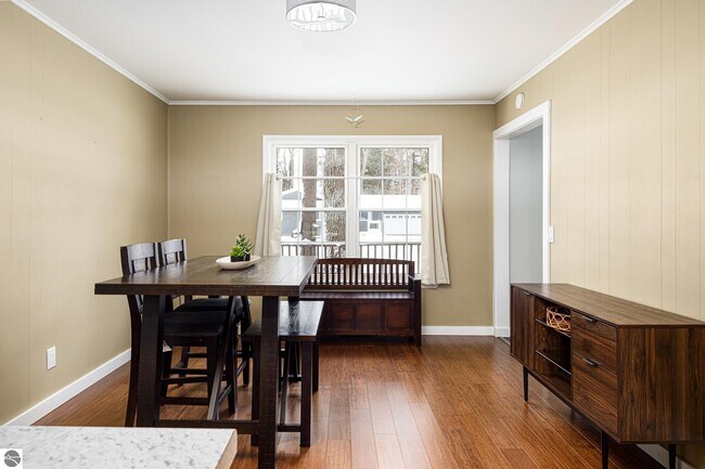 Building Photo - 1704 Comanche St