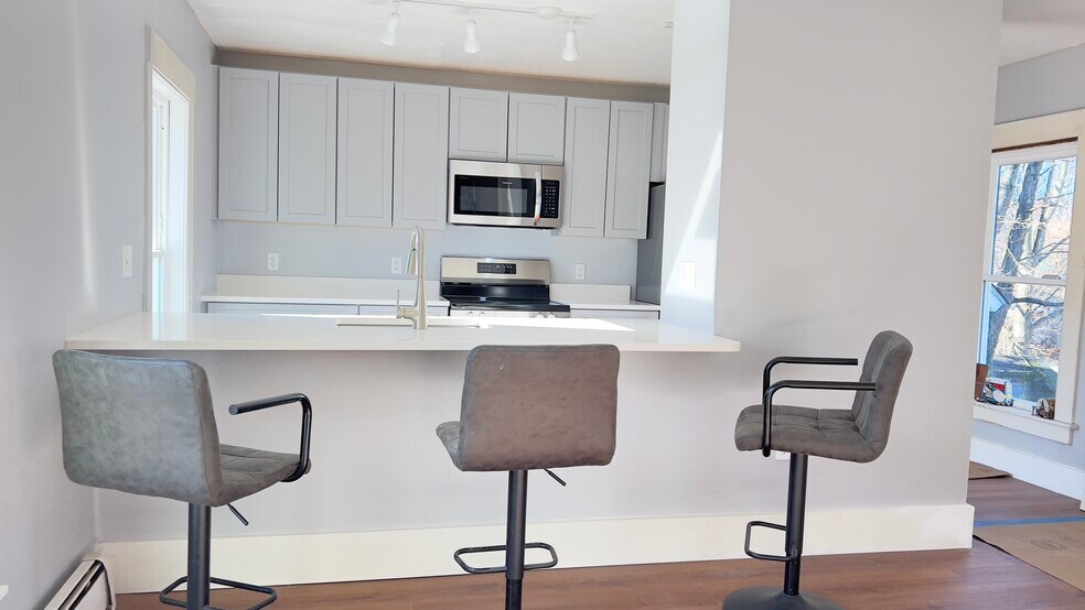 Building Photo - 31 Severance St