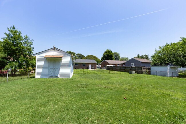 Building Photo - Renovated 3bdr 2bth rancher in the heart of Newport News