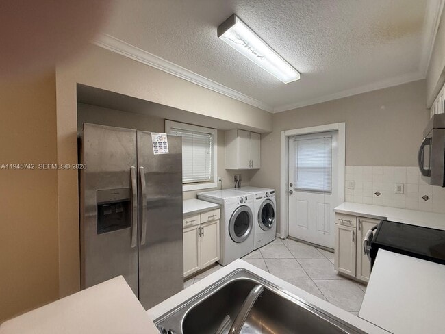 Building Photo - 2140 NE 183rd St