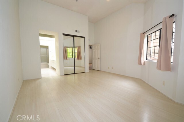 Building Photo - 2555 Plaza del Amo