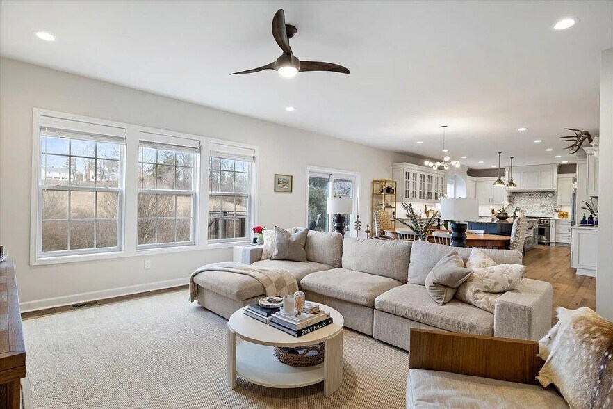 Building Photo - 840 Jefferson Cir