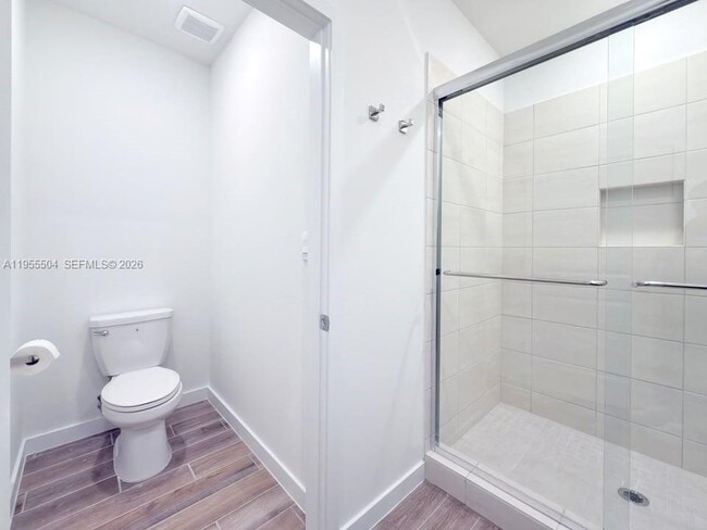 Building Photo - 184 NE 13th St