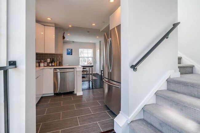 Interior Photo - 17 S 44th St