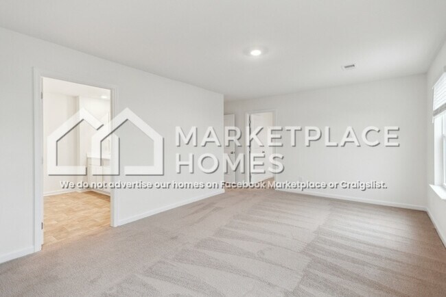 Building Photo - 2025 Southwood Cir