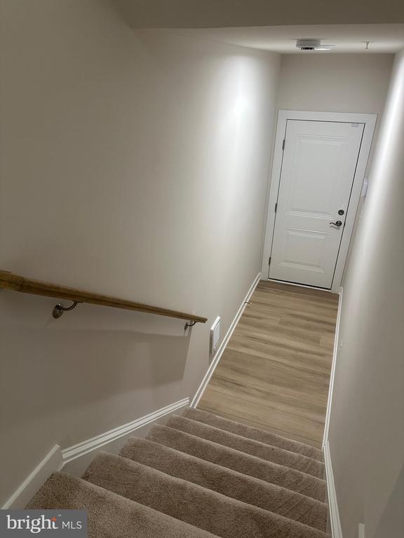 Building Photo - 43799 Middleway Ter