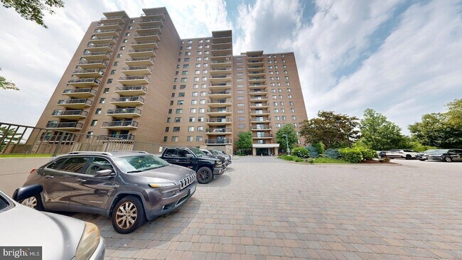 Building Photo - 200 N Pickett St