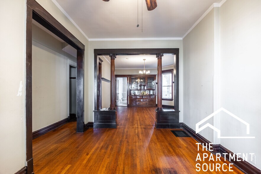 Building Photo - 1631 N Mozart St