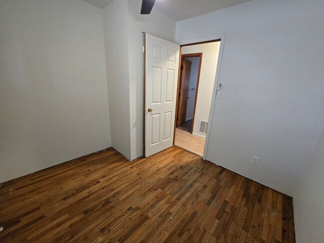 Building Photo - 600 S Linden St