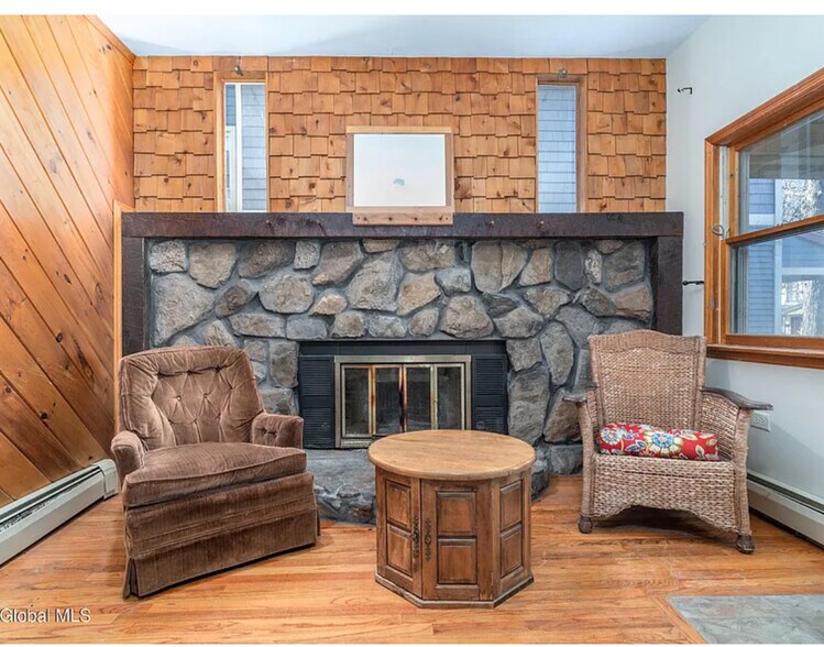 Building Photo - 38 State St